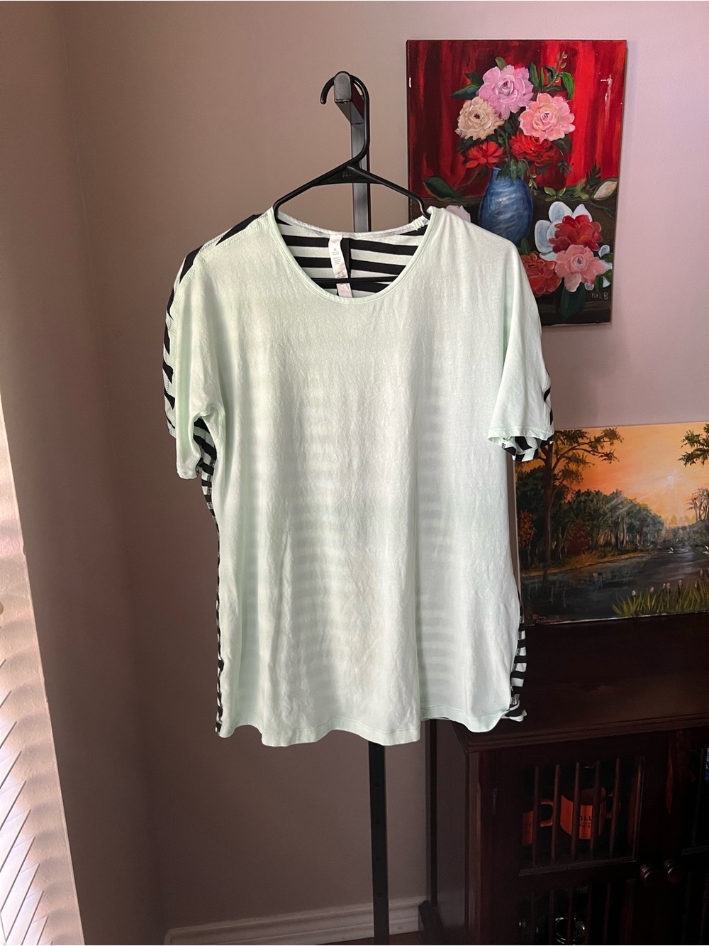 Lululemon Women’s Mint Green striped Short Sleeve Top with Stripe Detail